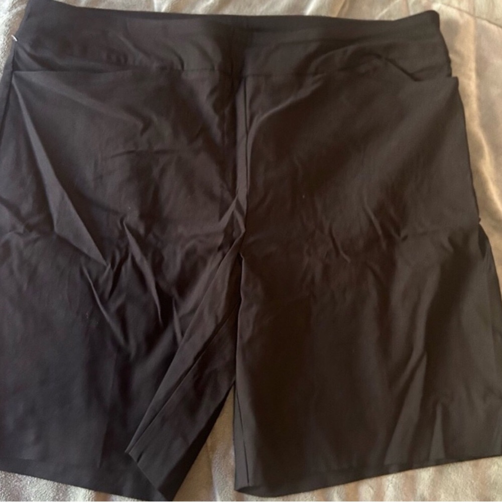 Hilary Radley Women's Black Skorts